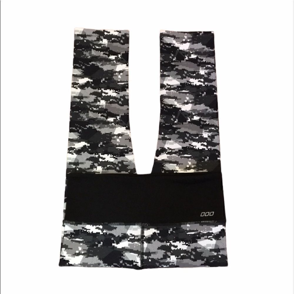 Lorna Jane Tough Girl camouflage 7/8 leggings xs - Picture 9 of 12